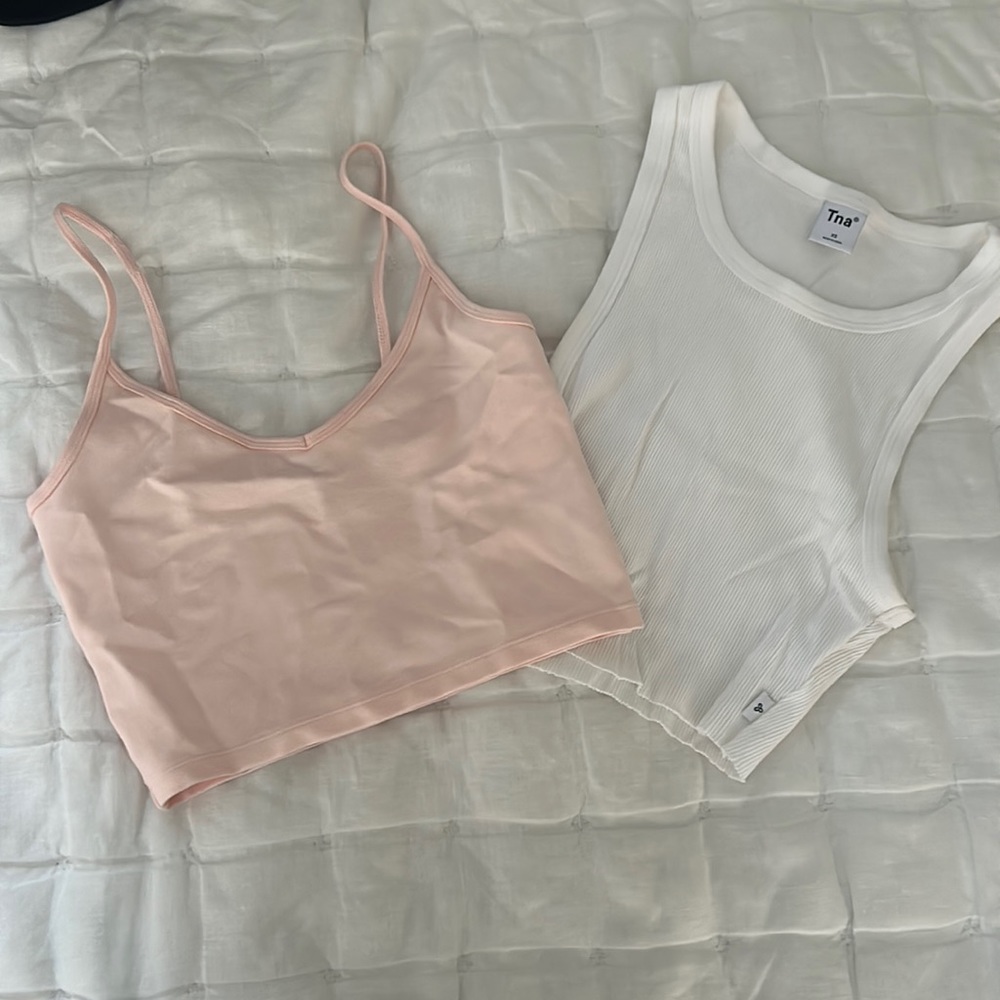 2 ARITZIA TANK TOPS XS